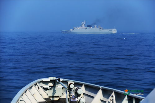 潮州艦與泉州艦海上編隊實戰(zhàn)化訓練 海空聯(lián)合出擊壯闊場面